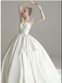 Strapless Simple Button Embellished Bridal Wedding Dresses（floor-length wedding dress）