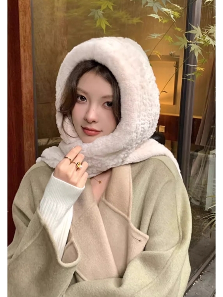 Thickly Knitted with Rex Rabbit Fur, a Snowstorm-Ready Hat with an Integrated Scarf, Featuring a Full-Coverage Furry Hat that Warms and Protects the Ears