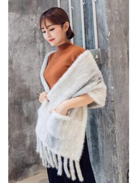 Evening Shawl Made of Mink Fur, with Tassel-Styled Pockets, a Large and Warm Scarf, Perfect for Weddings and Banquets, Fur Cloak