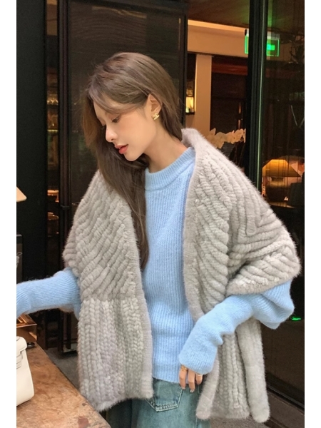 Water Mink Fur Fur-Lined Scarf, Long Winter Warm Large Shawl, Extra-Wide and Thick Scarf-Hood Cloak